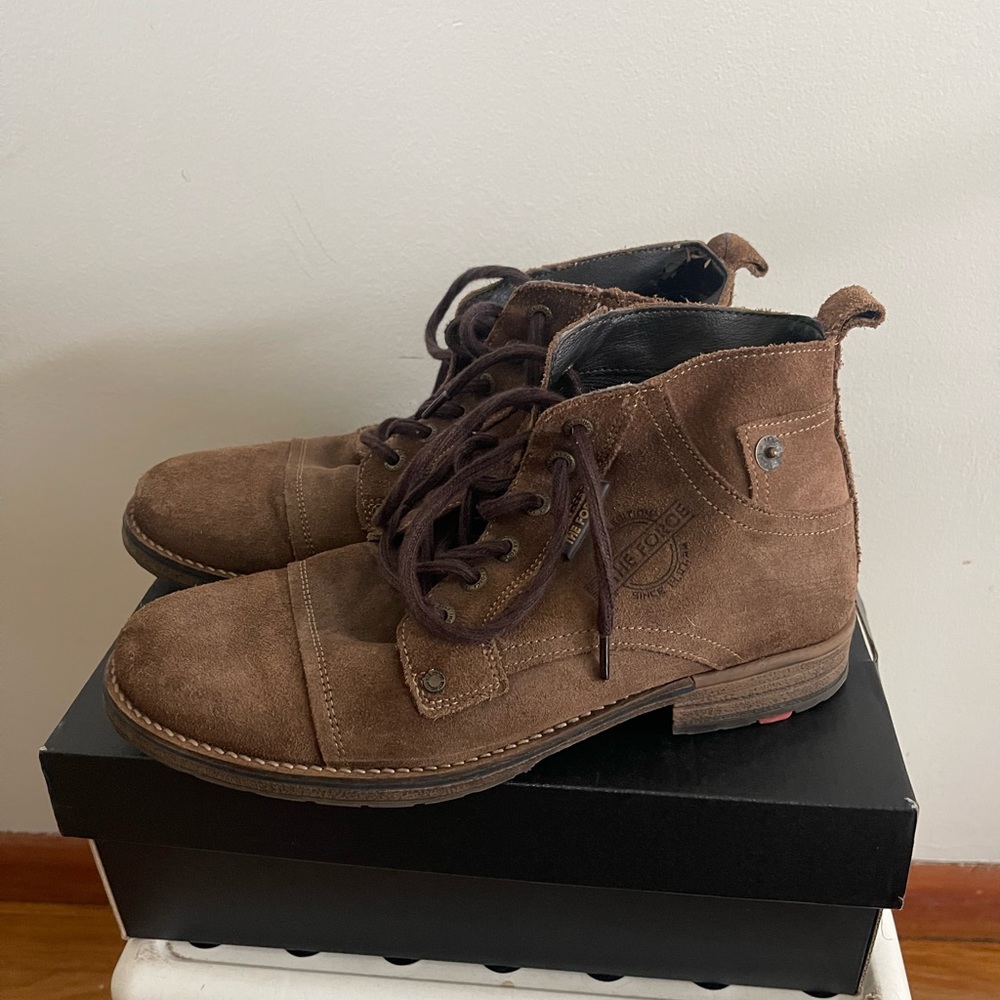 Men’s boots European size 40